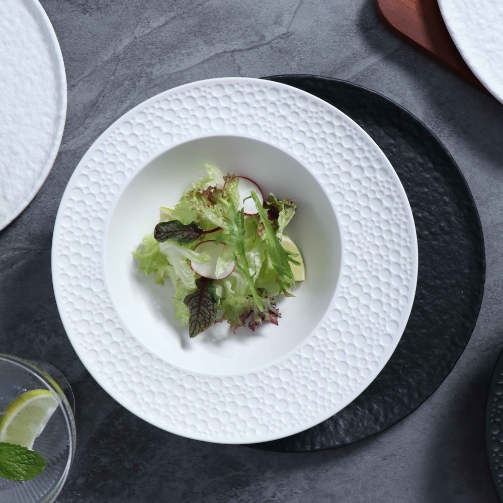 Black And White Dishes Plate For Chicago'S Michelin Star Restaurants