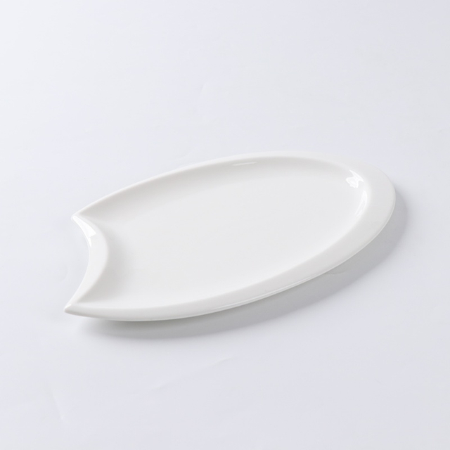 Irregular porcelain plate
