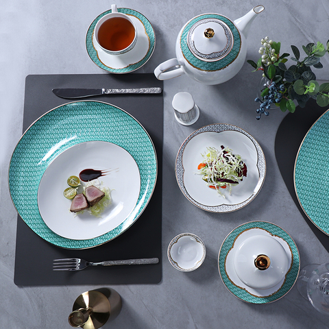 Luxury Christmas Tableware Modern Bone China Dinnerware Set