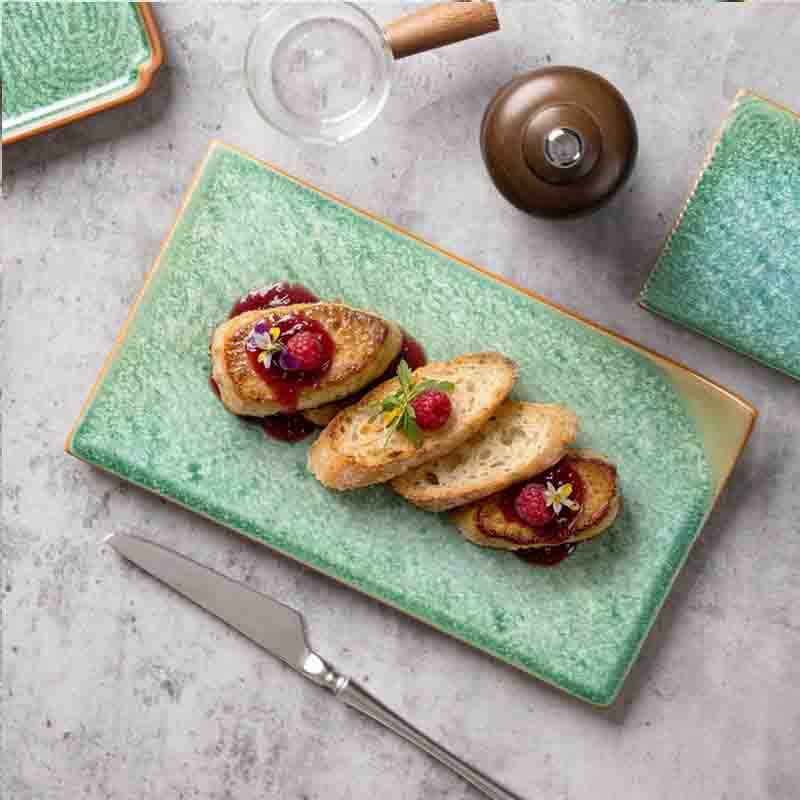 Commercial porcelain plate for hospitality dining