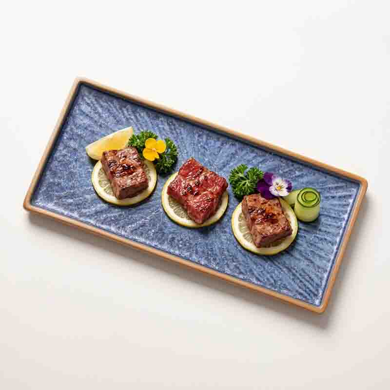 Commercial dinner plate manufactured for hotel dining