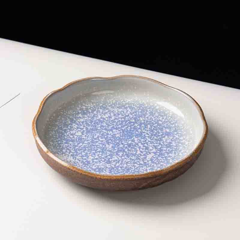 Stackable porcelain plates for hotel and catering use