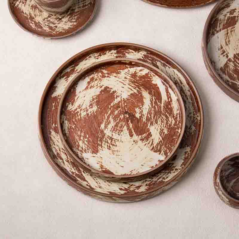 Commercial porcelain plates for restaurant service